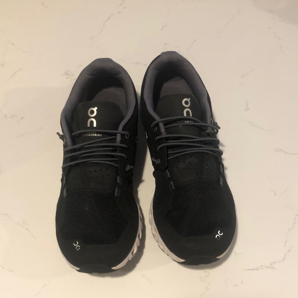 On cloud running shoe